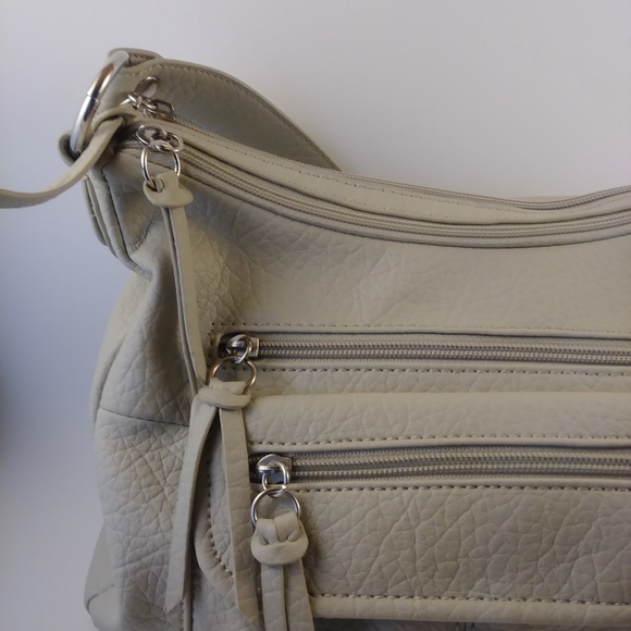 Carryland Cream Colored Shoulder Bag - Picture 3 of 4